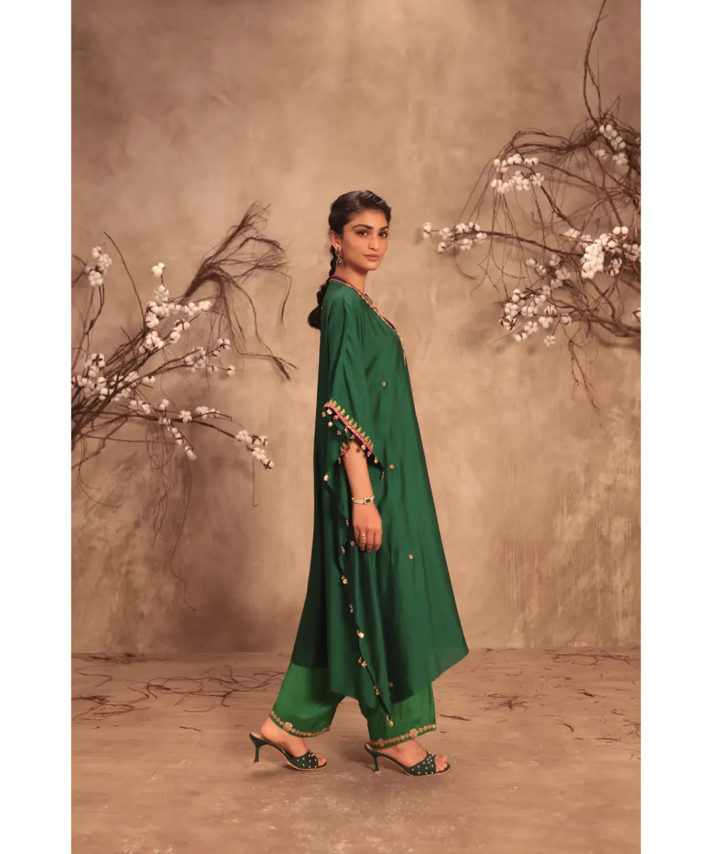 NITI BHOTRA - Nazakat Green Kaftan Set