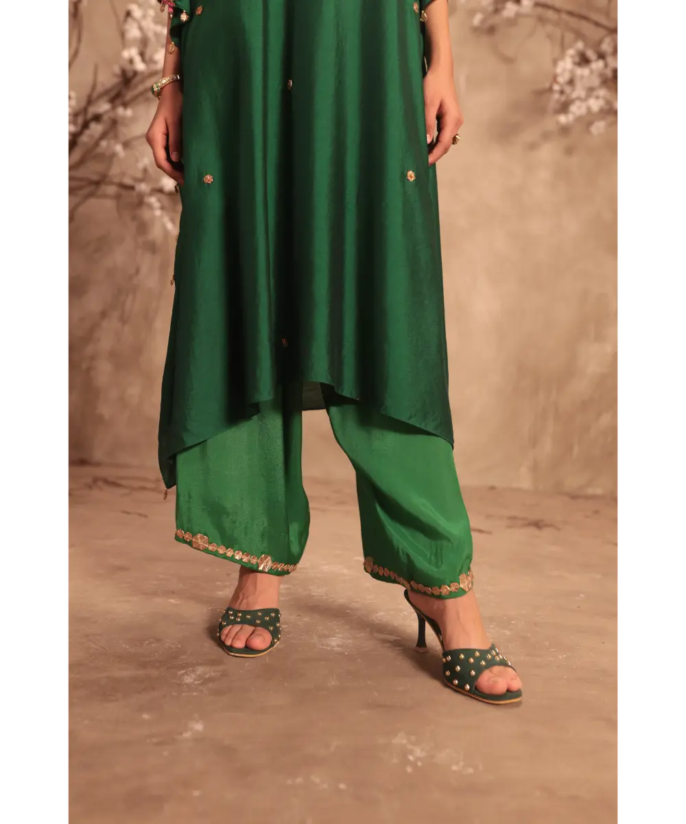 NITI BHOTRA - Nazakat Green Kaftan Set