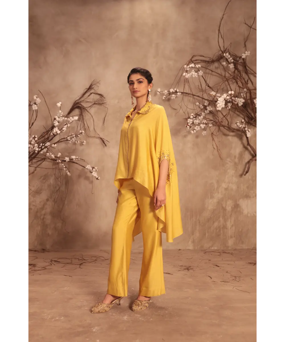 NITI BHOTRA - Nazakat Dark Yellow Cape Set