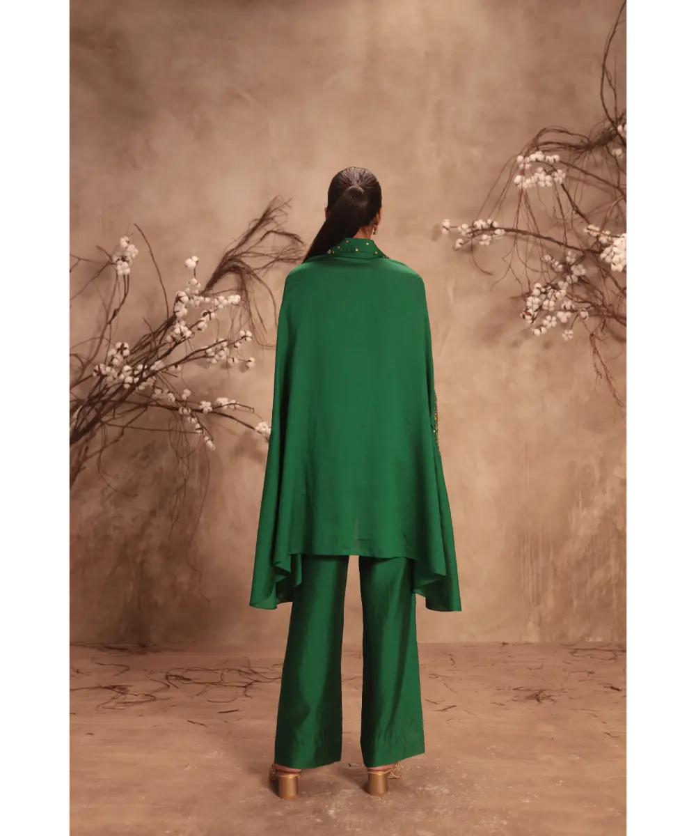 NITI BHOTRA - Nazakat Green Cape Set