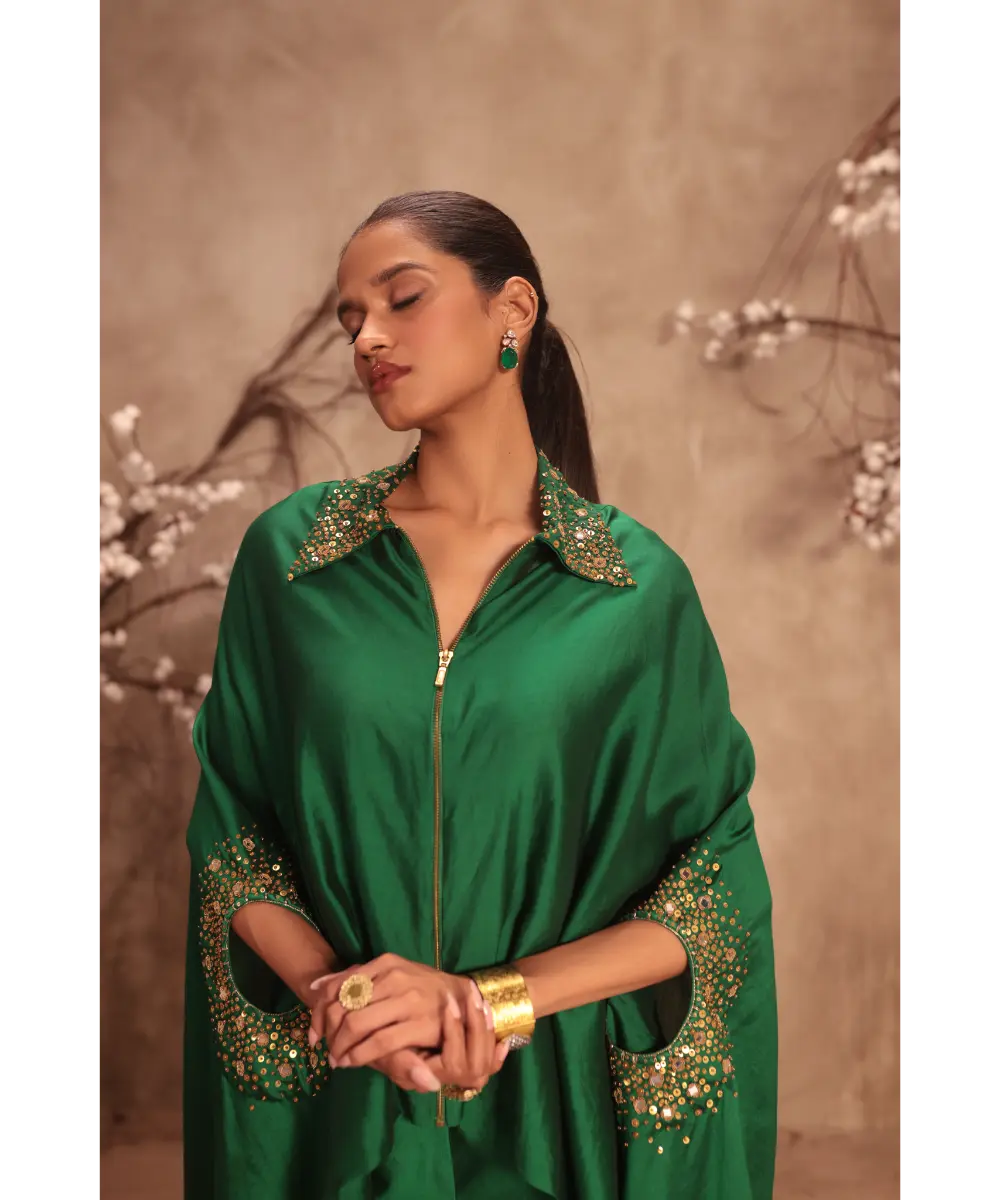 NITI BHOTRA - Nazakat Green Cape Set