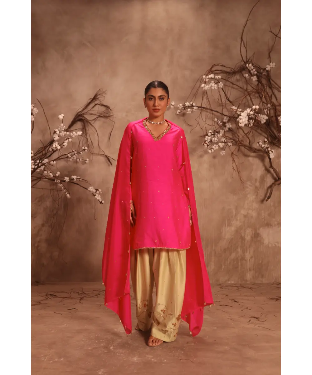 NITI BHOTRA - Nazakat Hot Pink Jaal Kurta Set