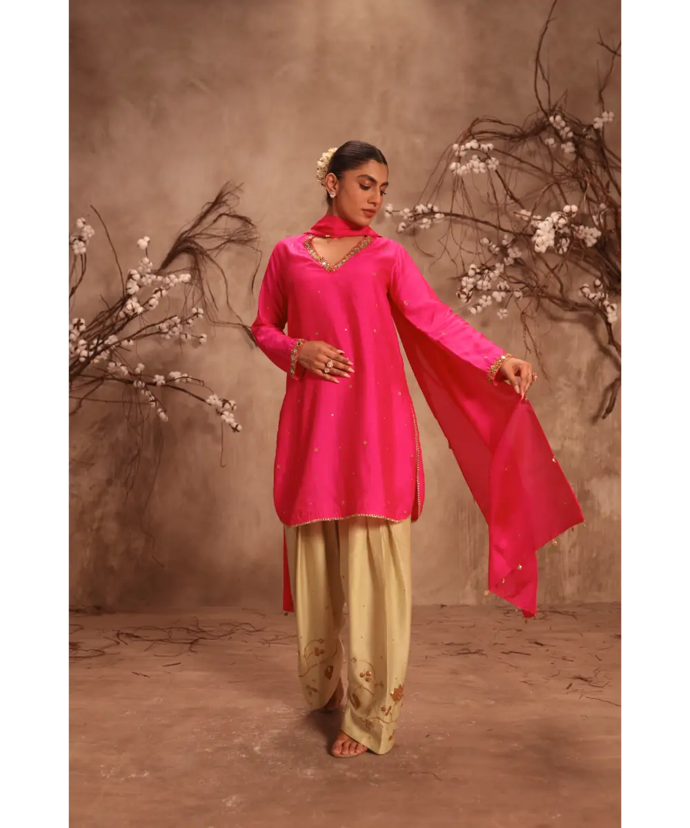 NITI BHOTRA - Nazakat Hot Pink Jaal Kurta Set