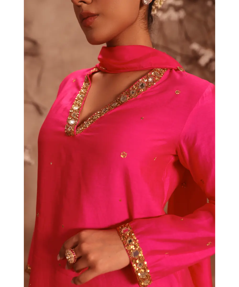 NITI BHOTRA - Nazakat Hot Pink Jaal Kurta Set