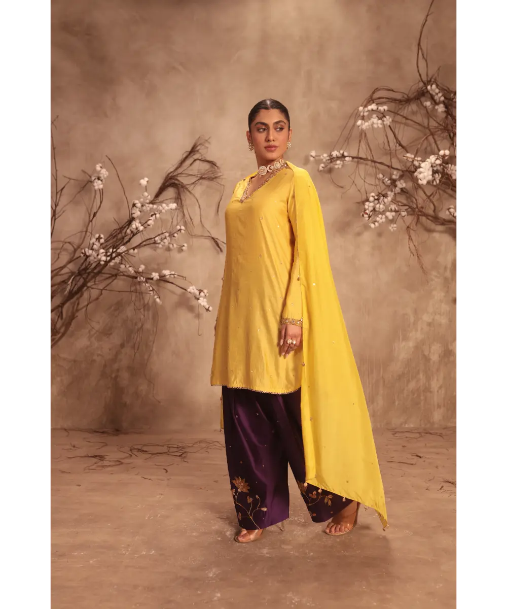 NITI BHOTRA - Nazakat Yellow Jaal Kurta Set