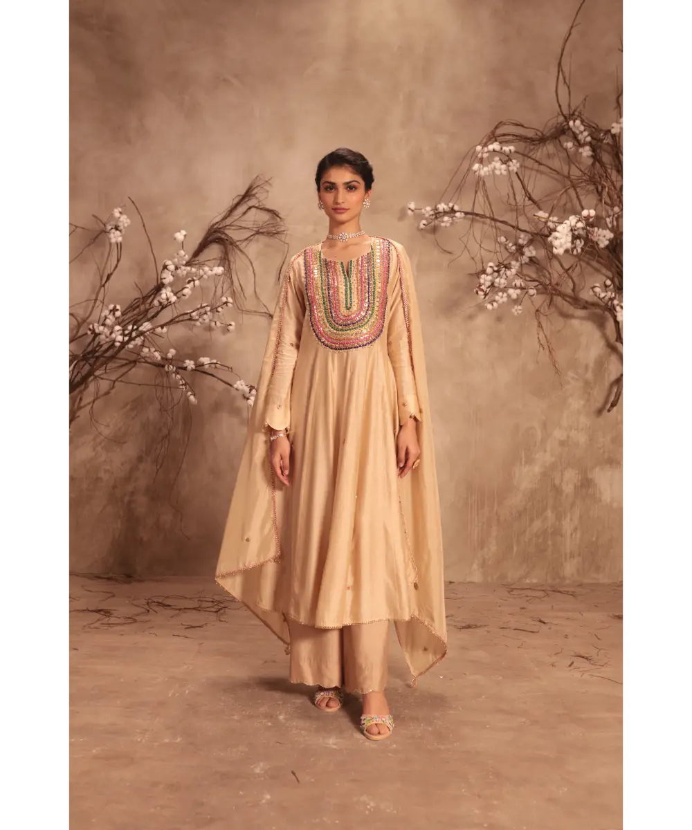 NITI BHOTRA - Nazakat Ivory Kalidaar Set