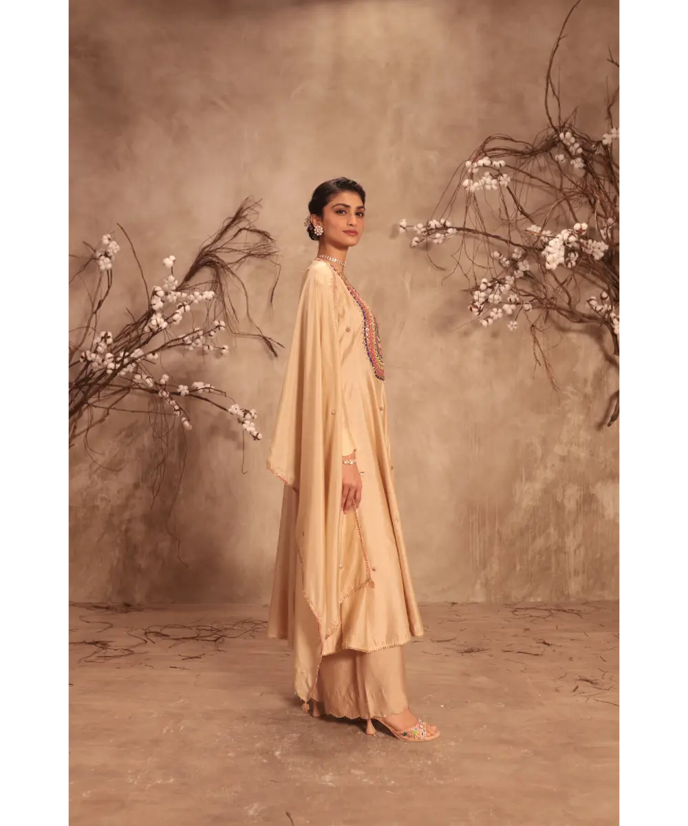 NITI BHOTRA - Nazakat Ivory Kalidaar Set