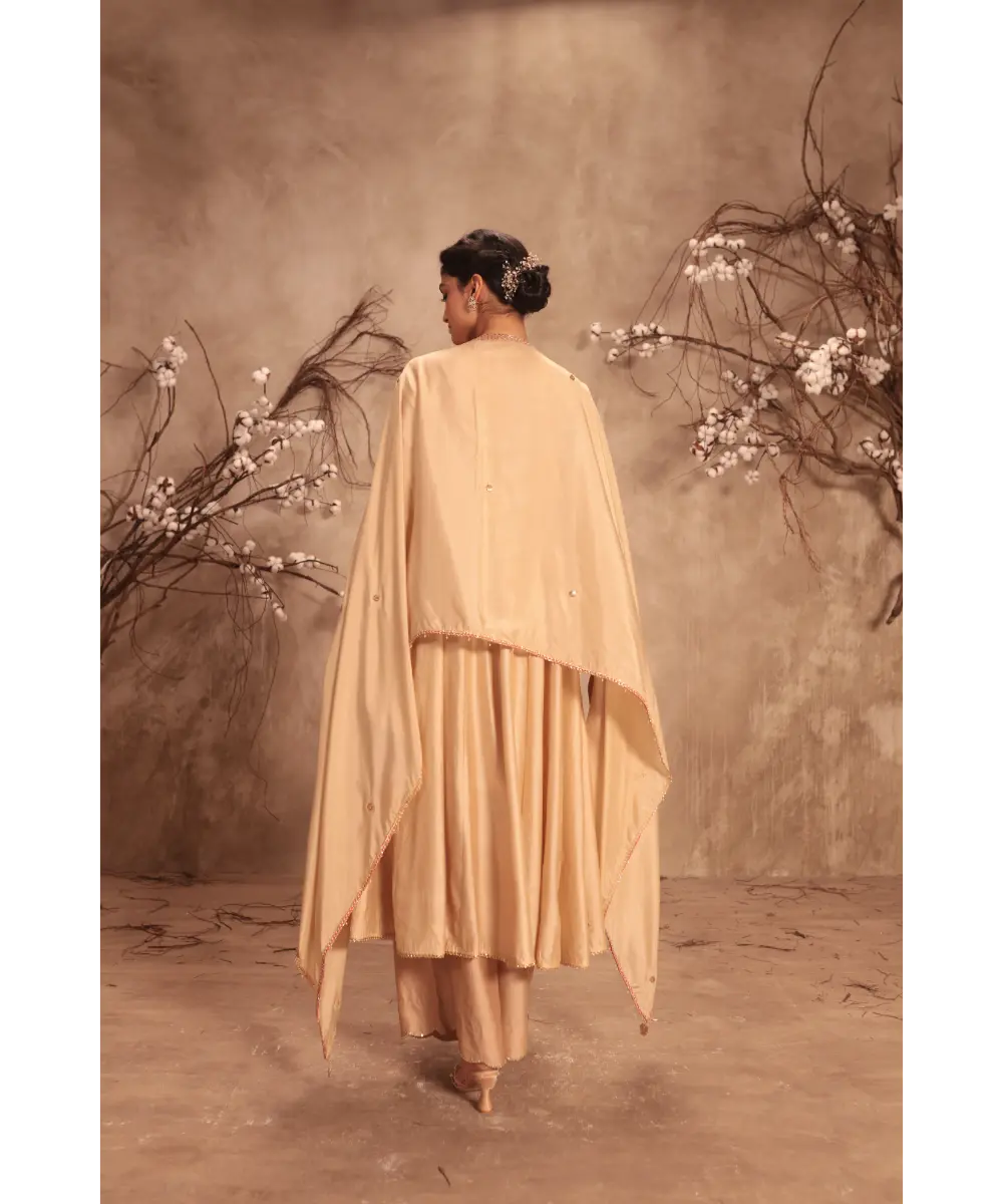 NITI BHOTRA - Nazakat Ivory Kalidaar Set