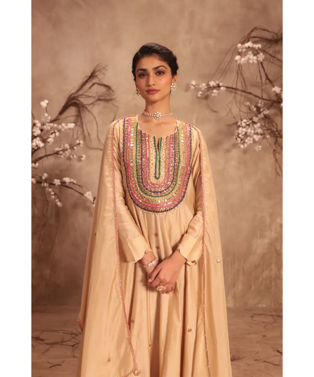 NITI BHOTRA - Nazakat Ivory Kalidaar Set