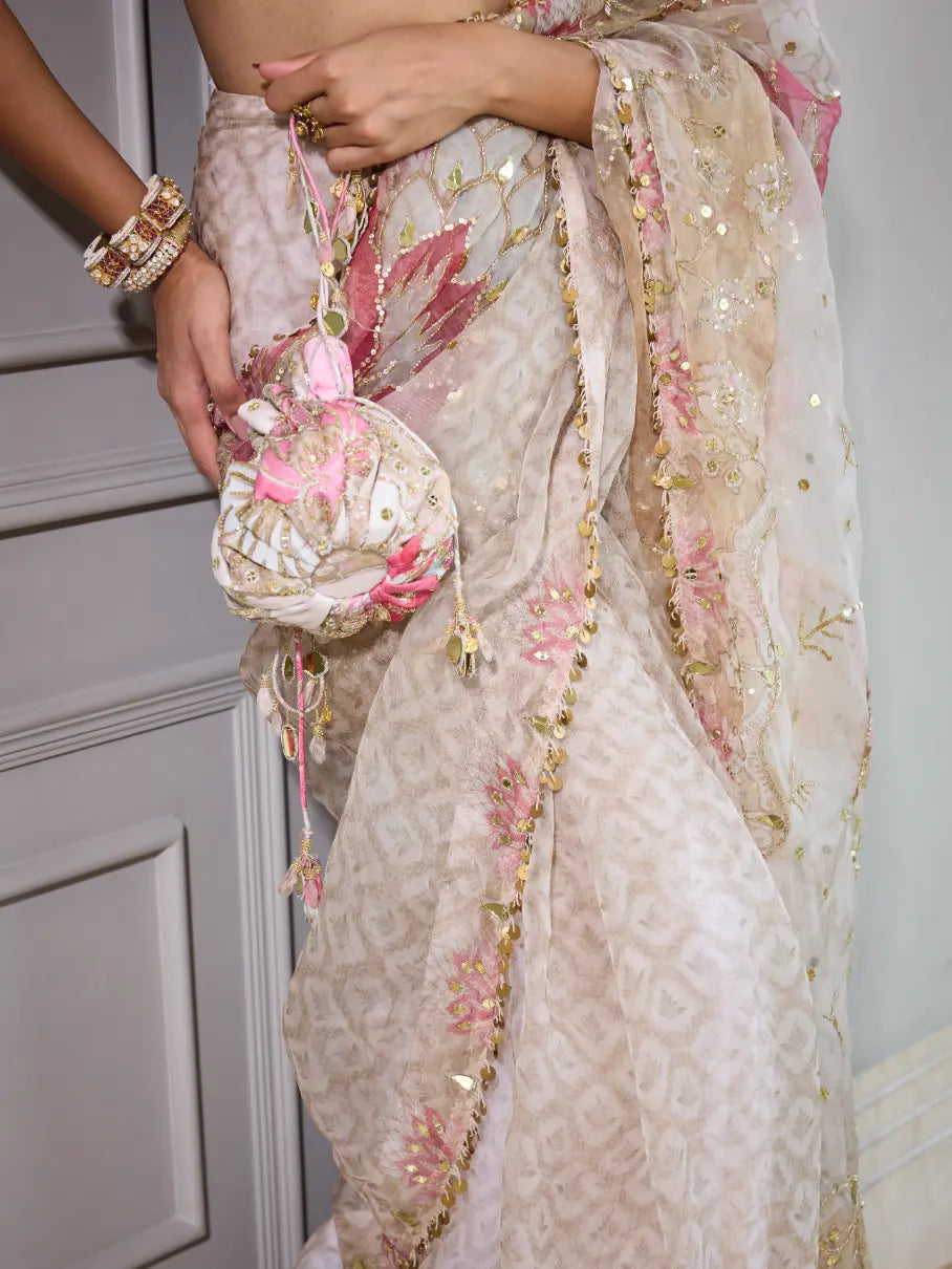 MAHIMA MAHAJAN - Shazana