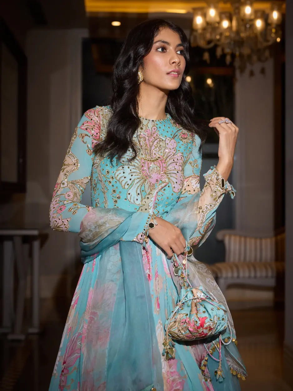 MAHIMA MAHAJAN - Sakina