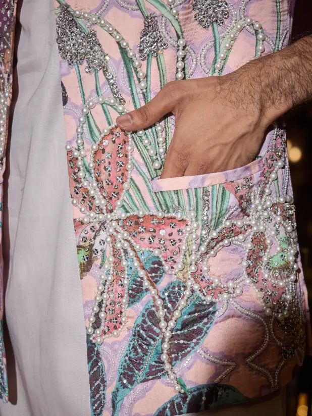 MAHIMA MAHAJAN - Hussain