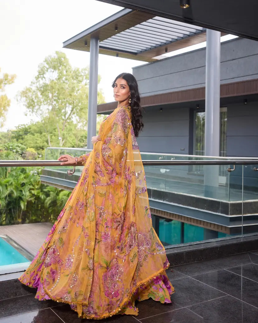 MAHIMA MAHAJAN - Alisha