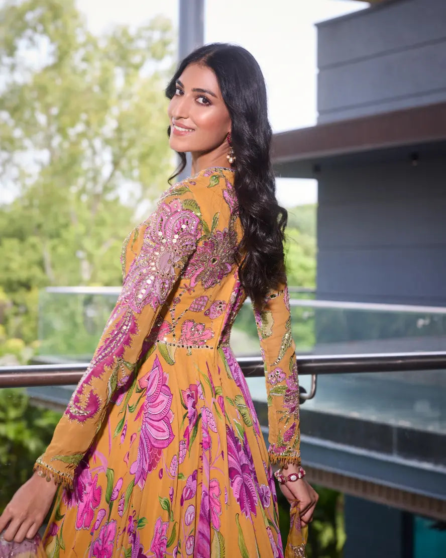 MAHIMA MAHAJAN - Alisha