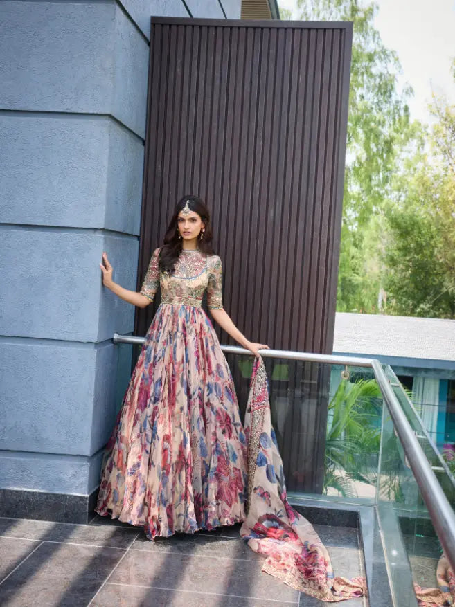 MAHIMA MAHAJAN - Aida