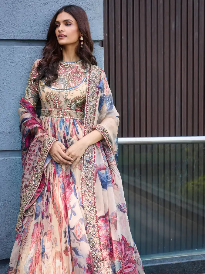 MAHIMA MAHAJAN - Aida