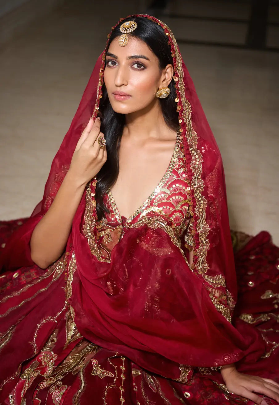 MAHIMA MAHAJAN - Ehlam with veil