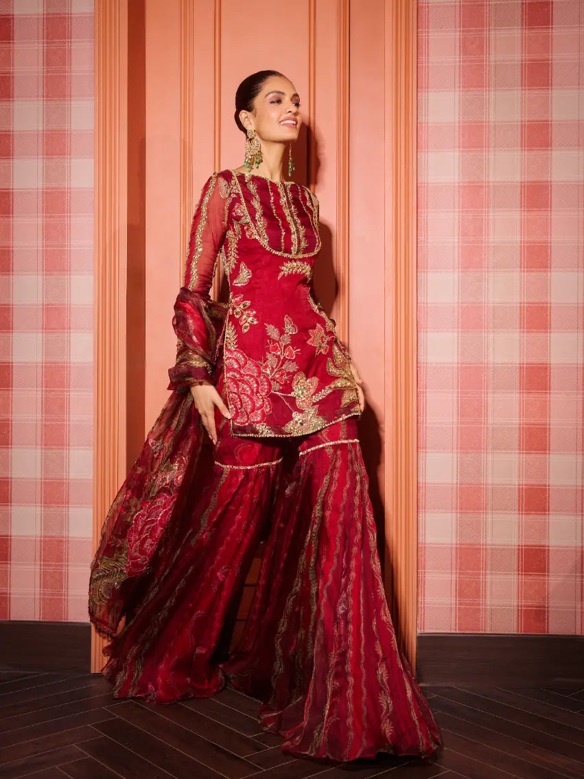 MAHIMA MAHAJAN - Hania