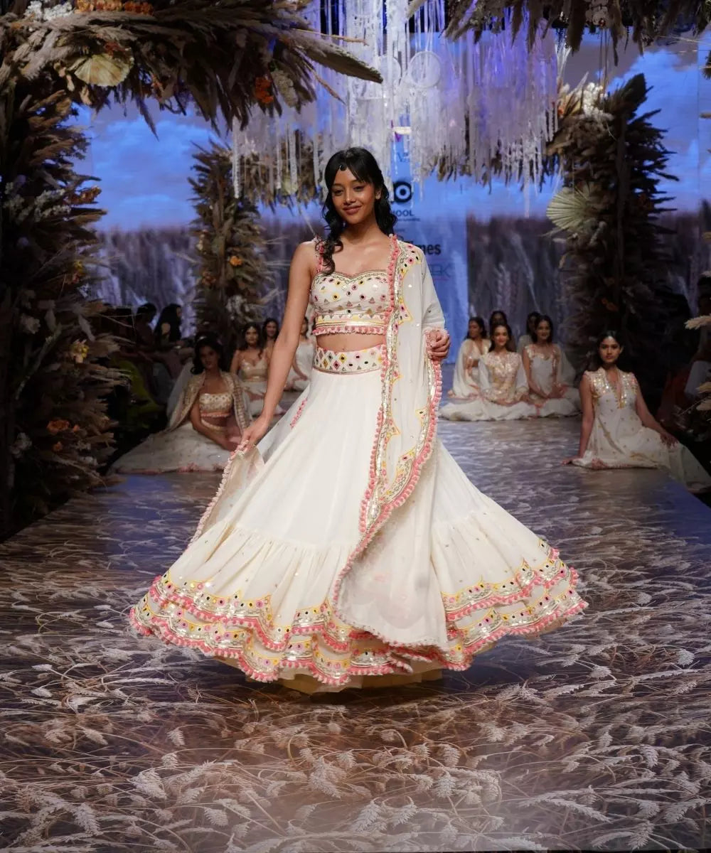 GOPI VAID - Vedika Lehenga Set