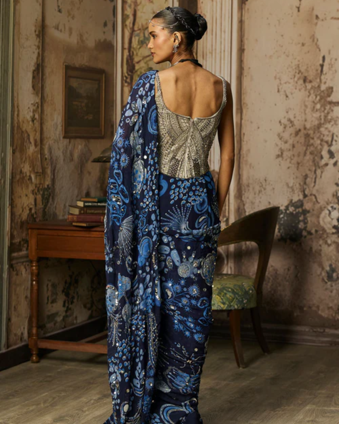 Diya Rajjvir - Gunmetal Grey Corset With Printed And Highlighted Classic Saree Set from Bahaar