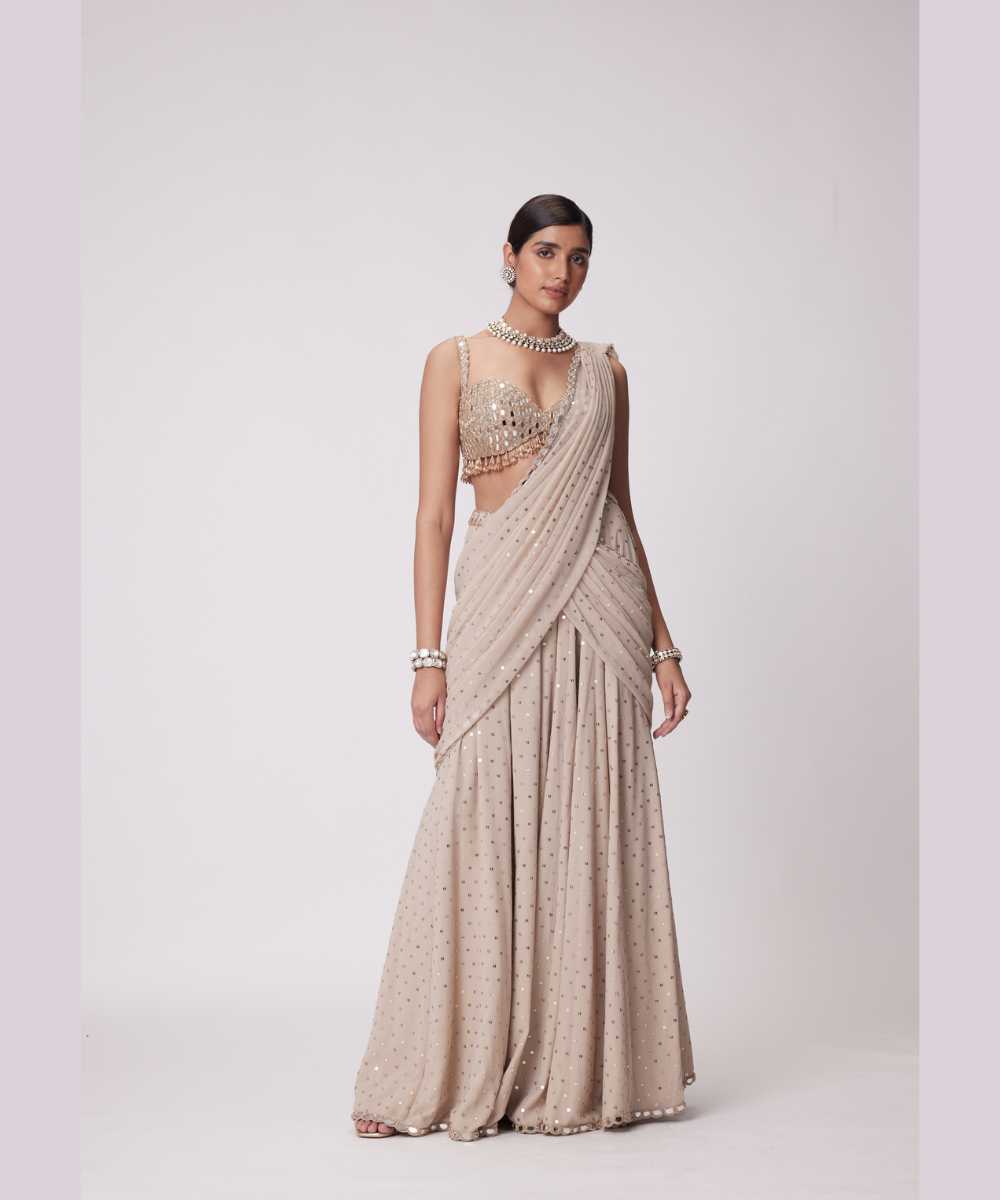 LIGHT BEIGE GEORGETTE PRE DRAPED SAREE SET - Jugmug Bride by Vvani Vats