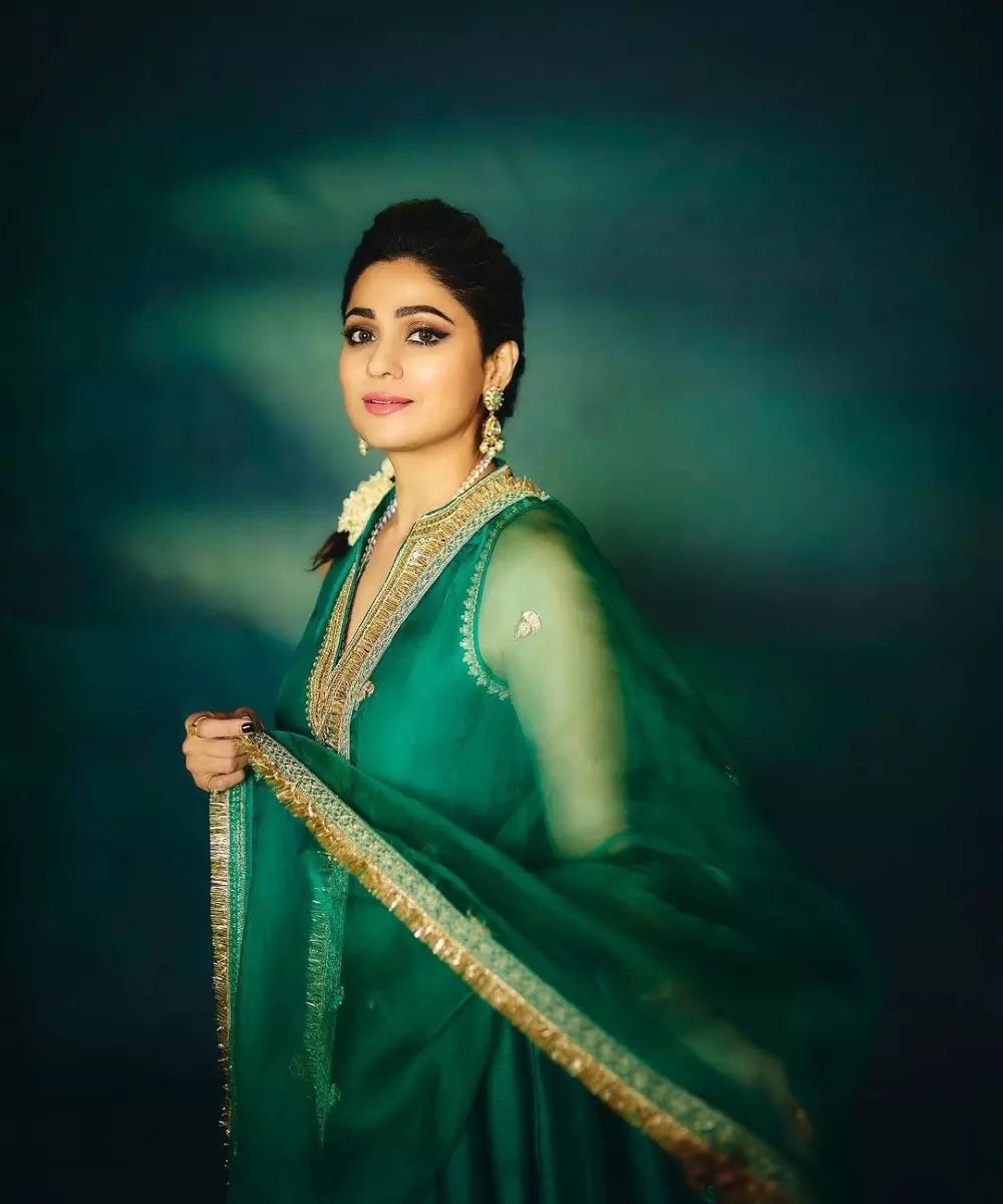 GOPI VAID - Shamita Dhoti Set - Celeb