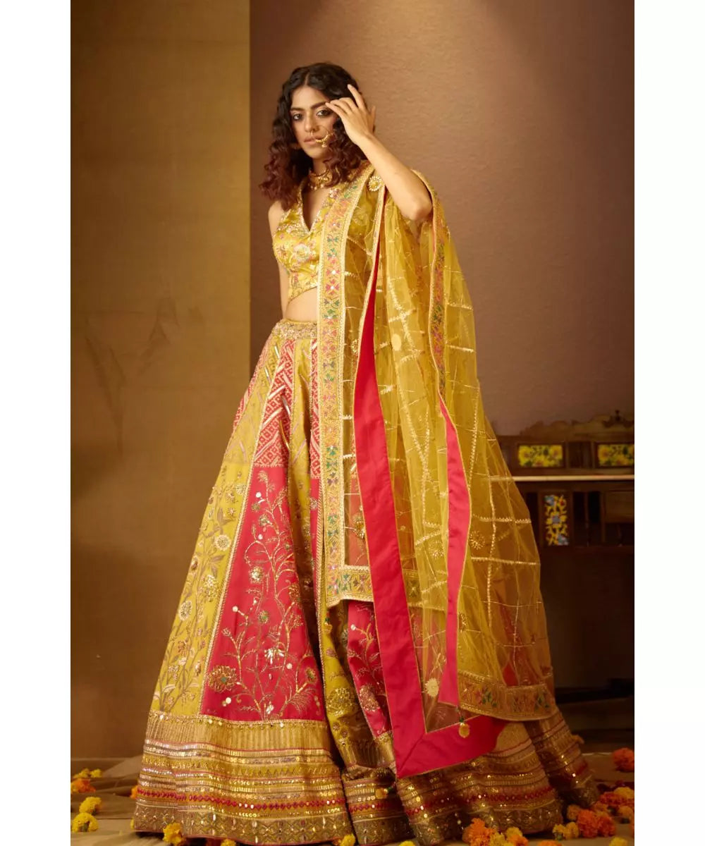 MOLEDRO - Paakhi Lehenga Set Pink & yellow Kali Lehenga