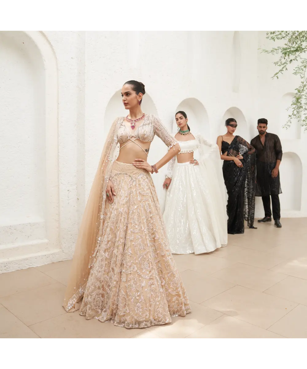 MAHIMA MAHAJAN- Samia