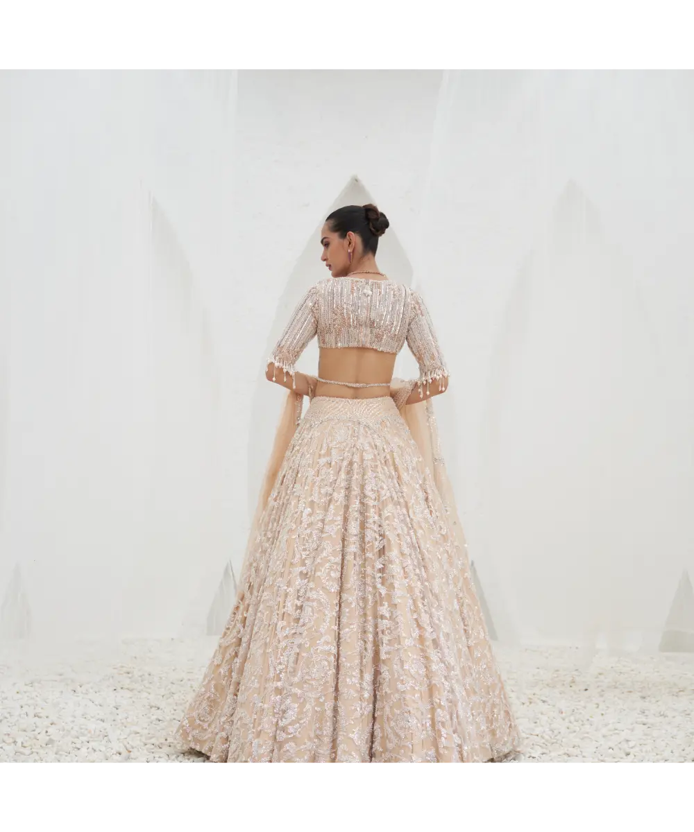 MAHIMA MAHAJAN- Samia