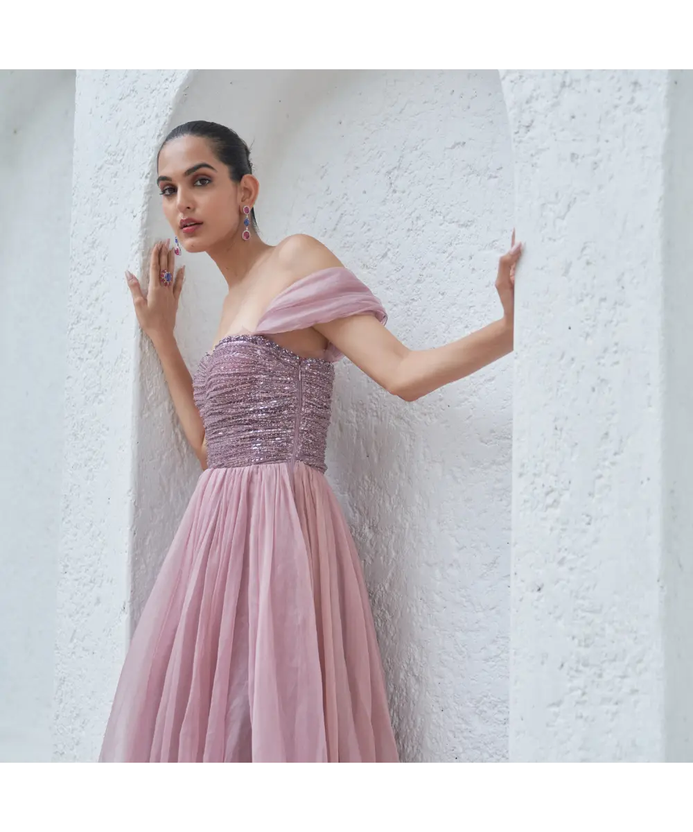 MAHIMA MAHAJAN- Raqia