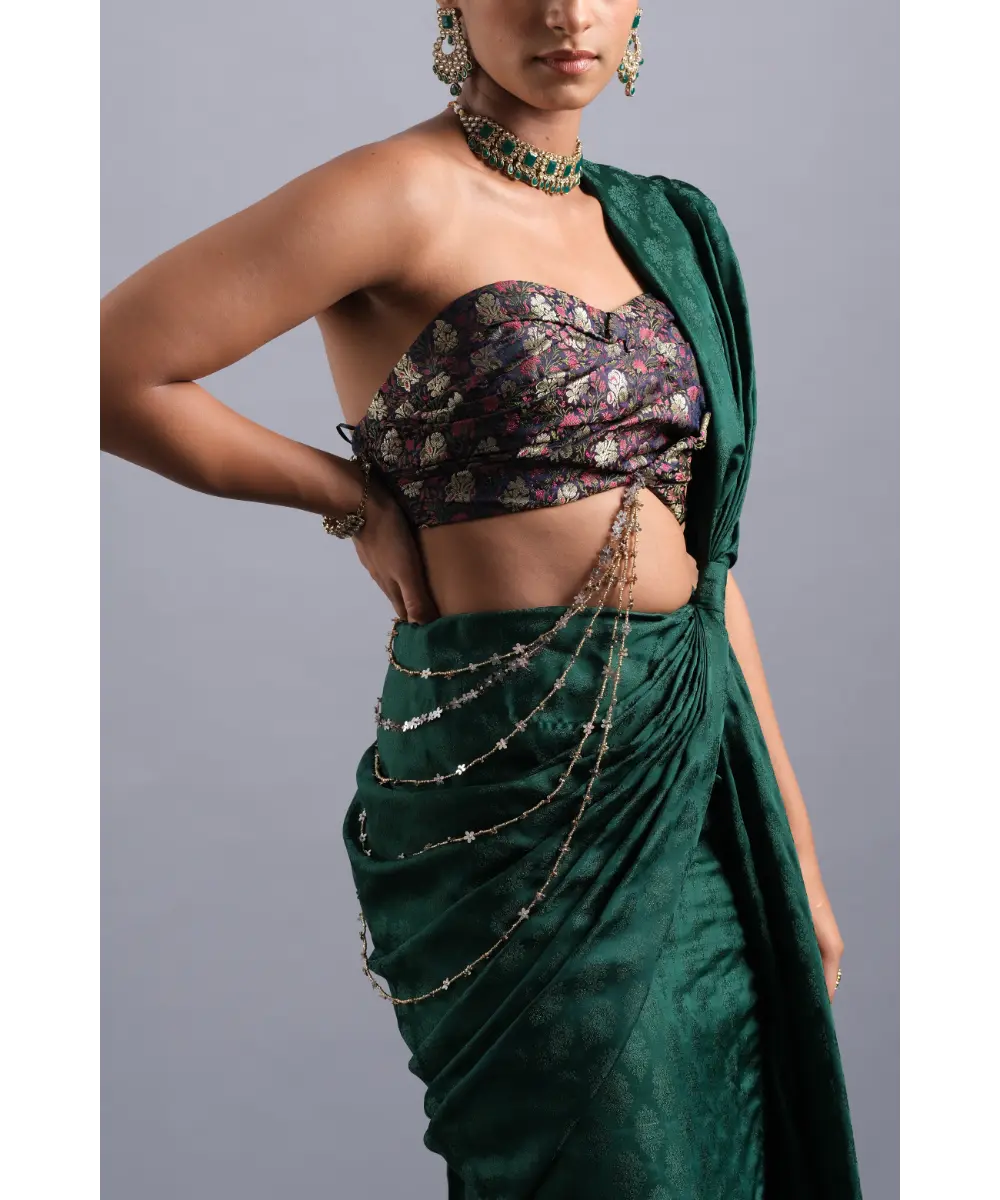 Aastha Sood - Emerald green Slit Jacquard silk draped Saree