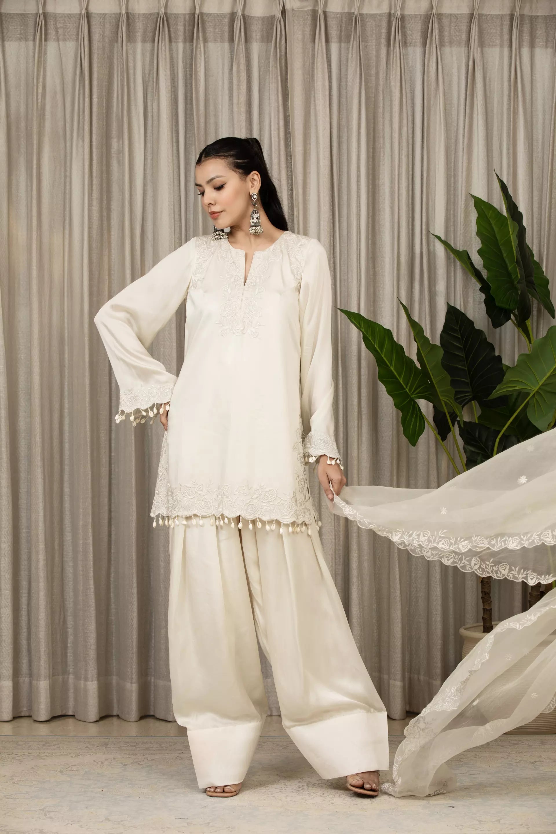 ESHA KOUL - White Richa Set