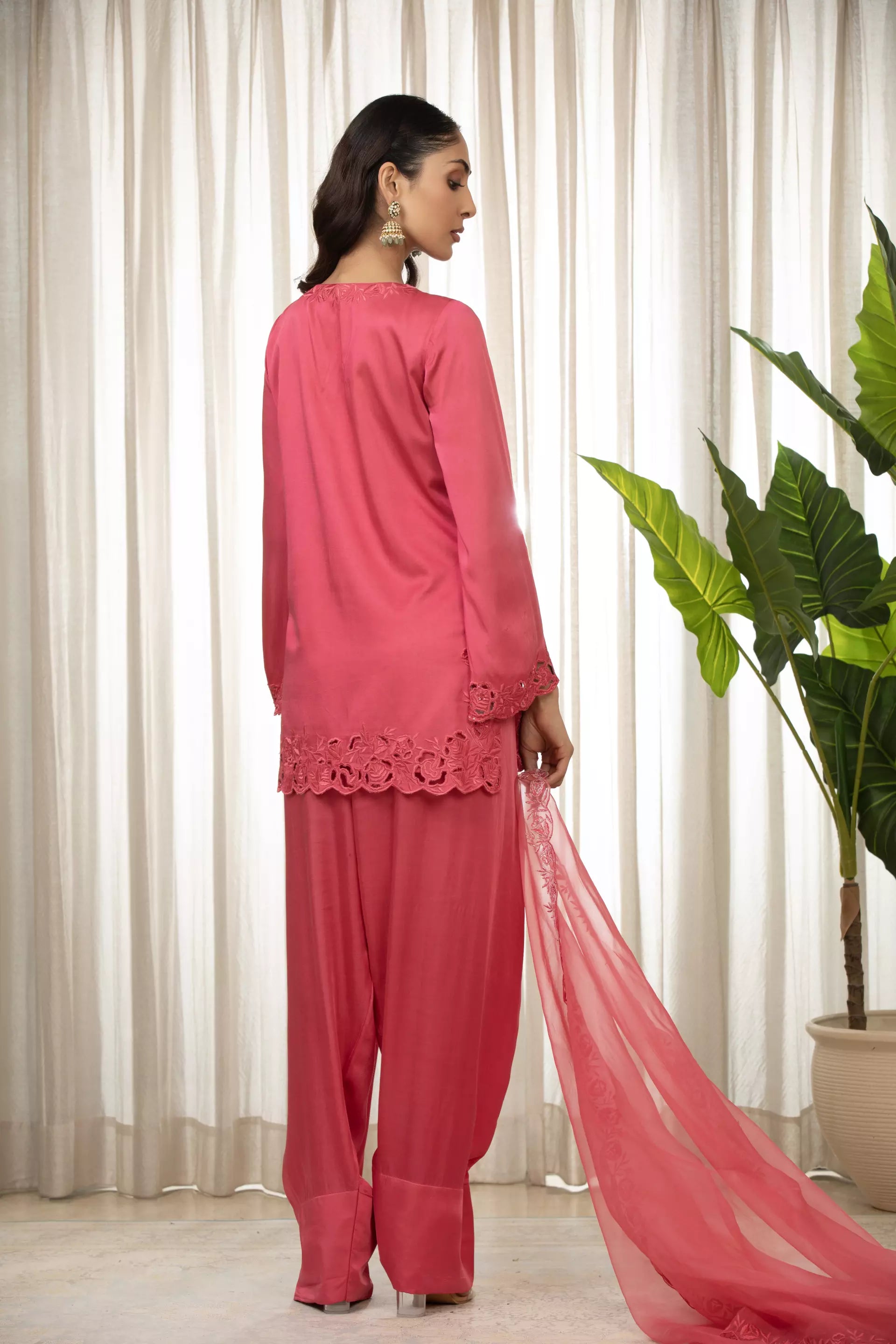 ESHA KOUL - Kashmiri Pink Richa Set