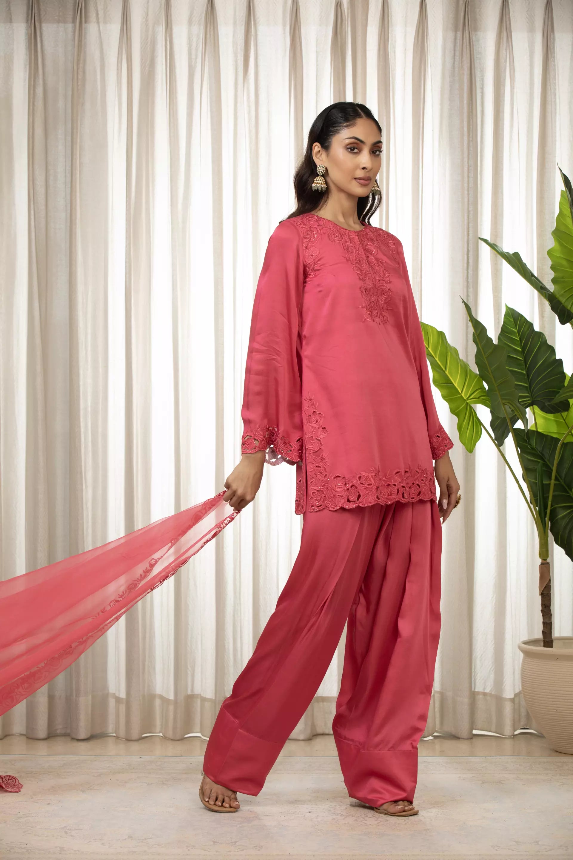 ESHA KOUL - Kashmiri Pink Richa Set