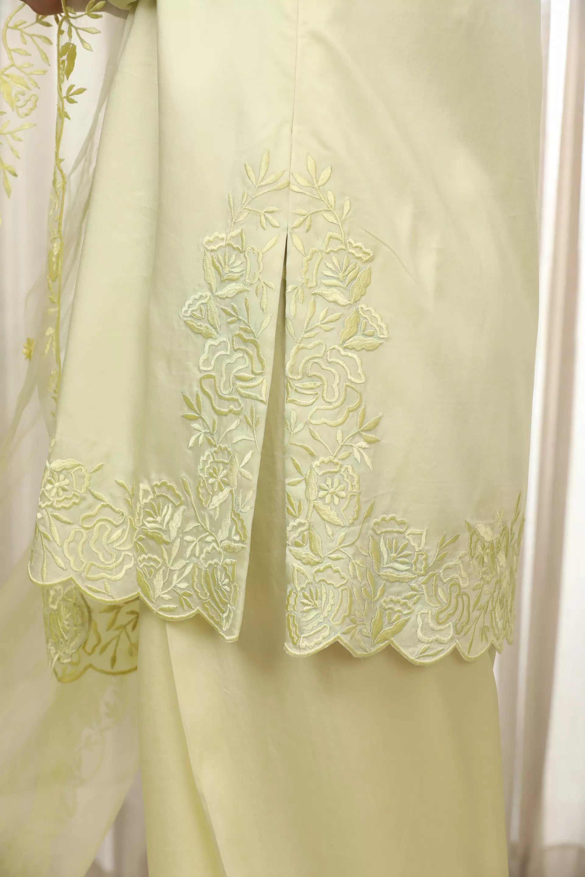 ESHA KOUL - Butter Yellow Richa Set