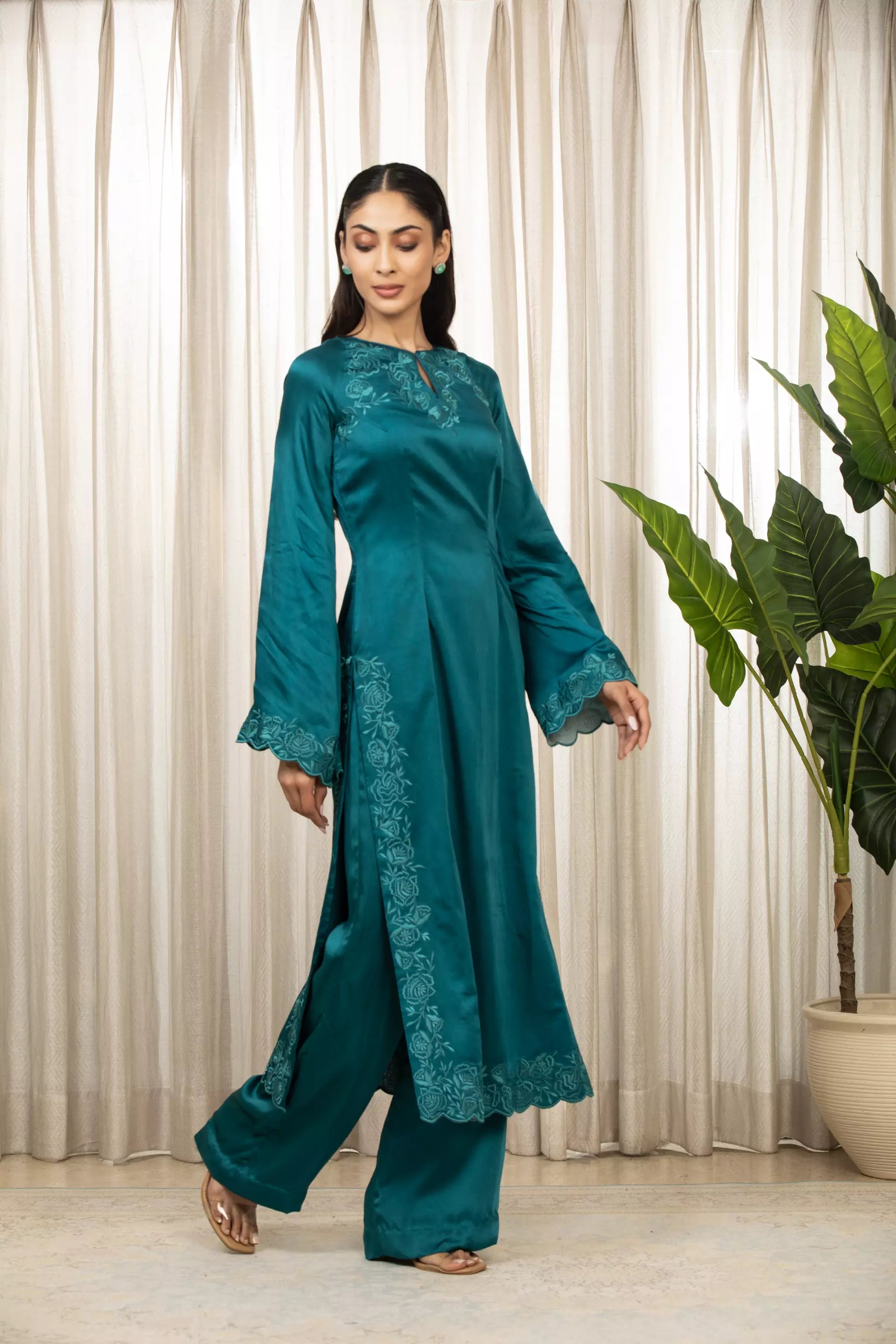 ESHA KOUL - Teal Richa Long Set