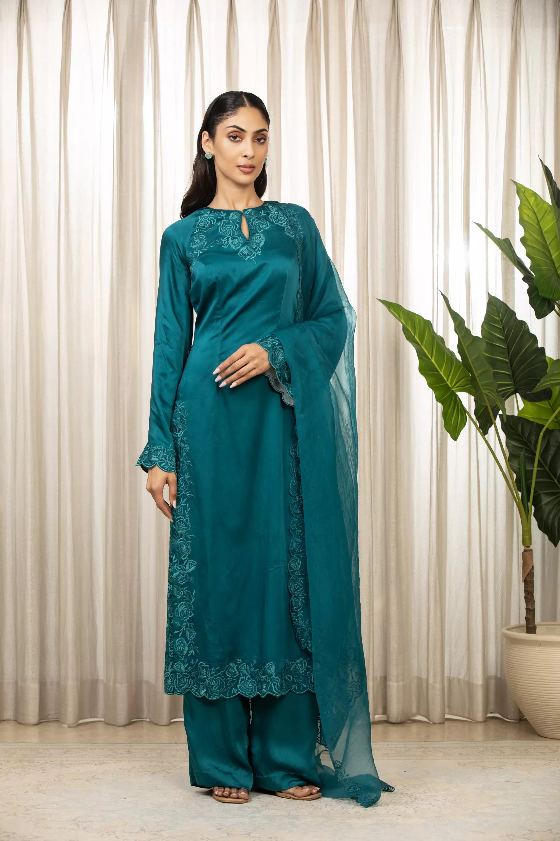 ESHA KOUL - Teal Richa Long Set