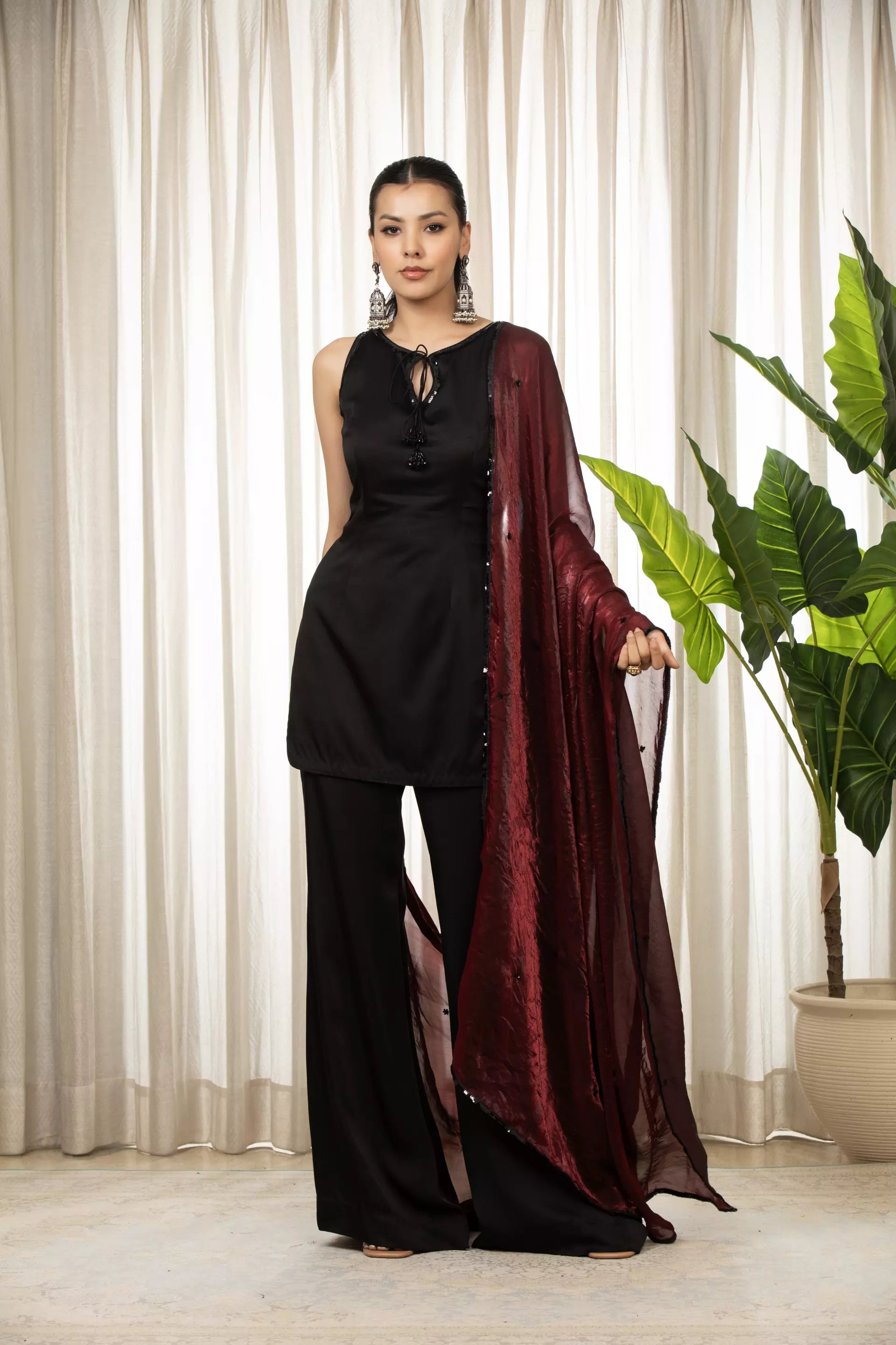 ESHA KOUL - Siyah Bell Bottom Set