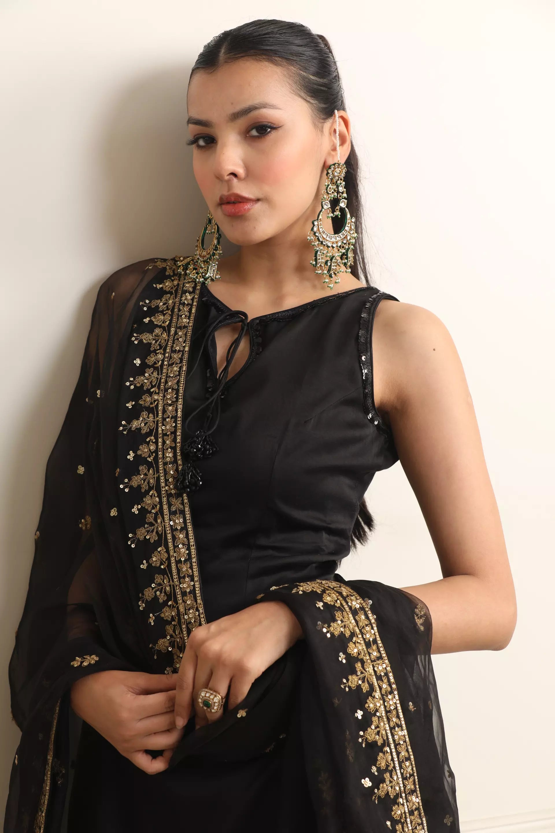 ESHA KOUL - Siyah Embroidered Salwaar Set