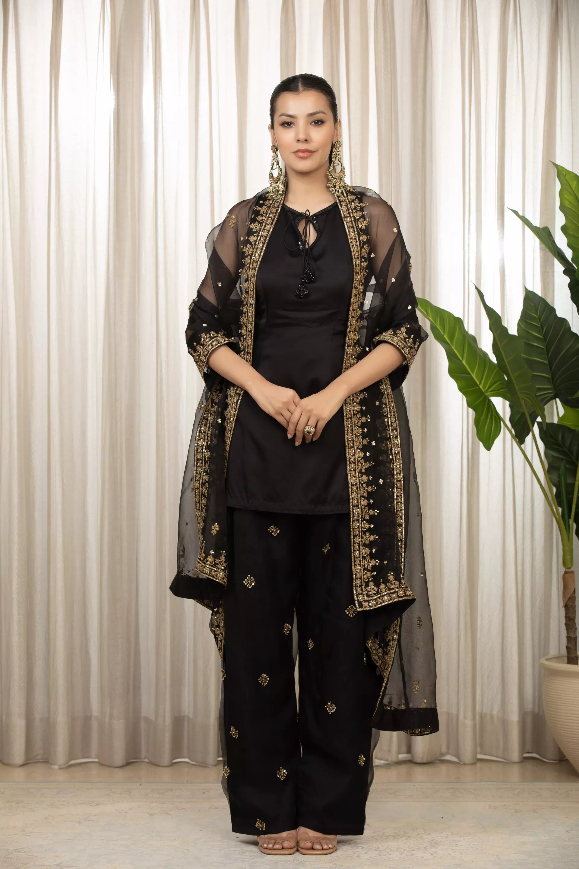 ESHA KOUL - Siyah Embroidered Salwaar Set