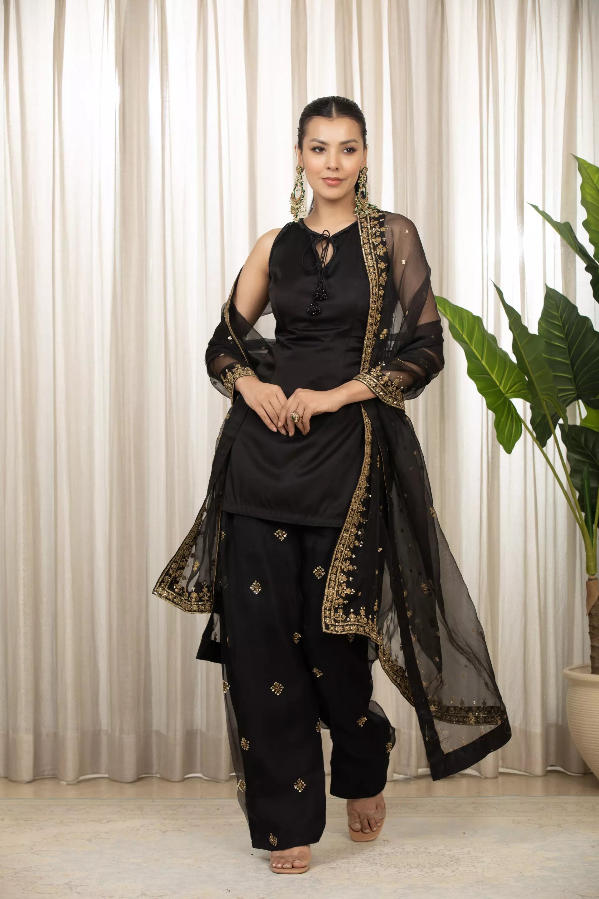 ESHA KOUL - Siyah Embroidered Salwaar Set