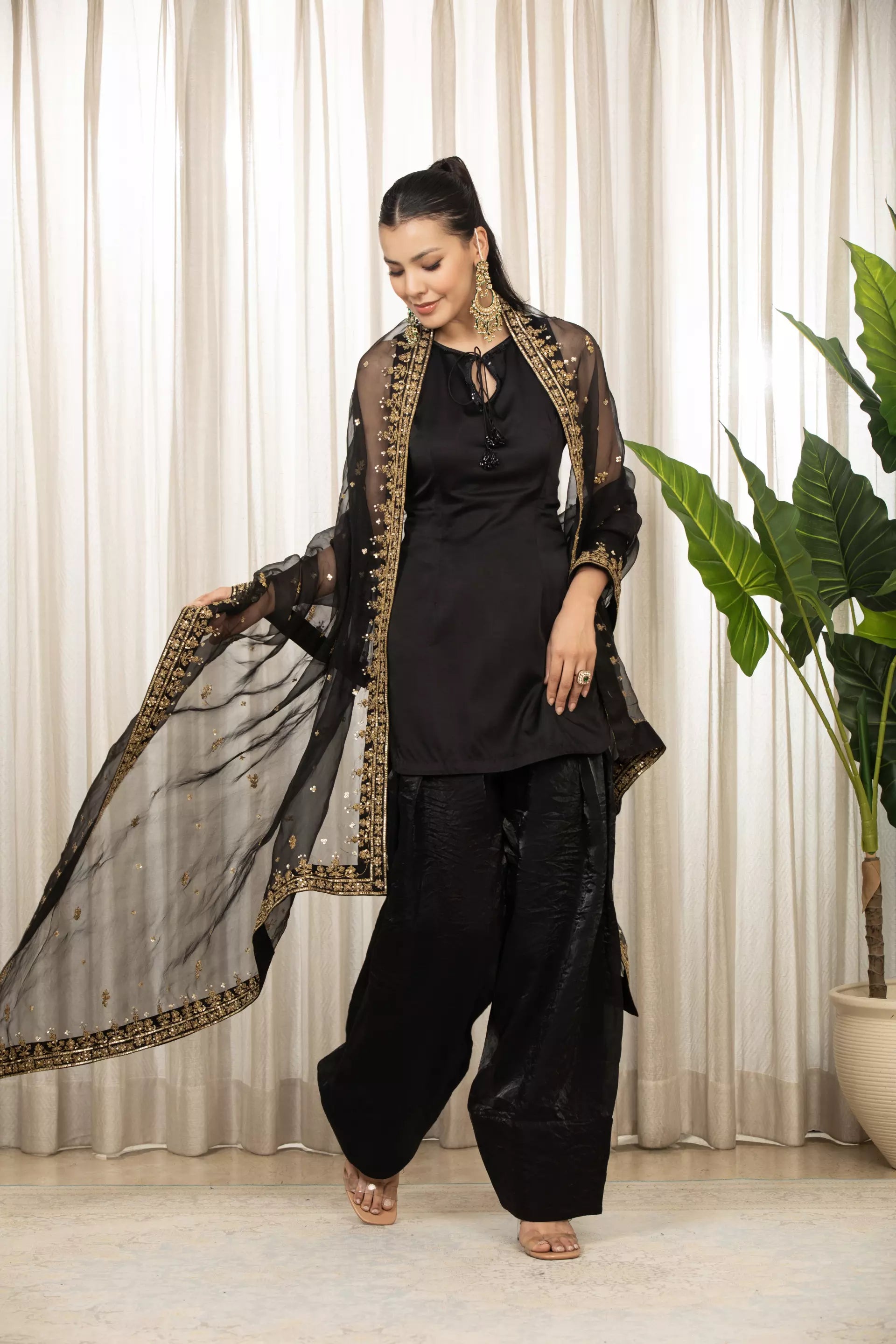 ESHA KOUL - Siyah Salwaar Set