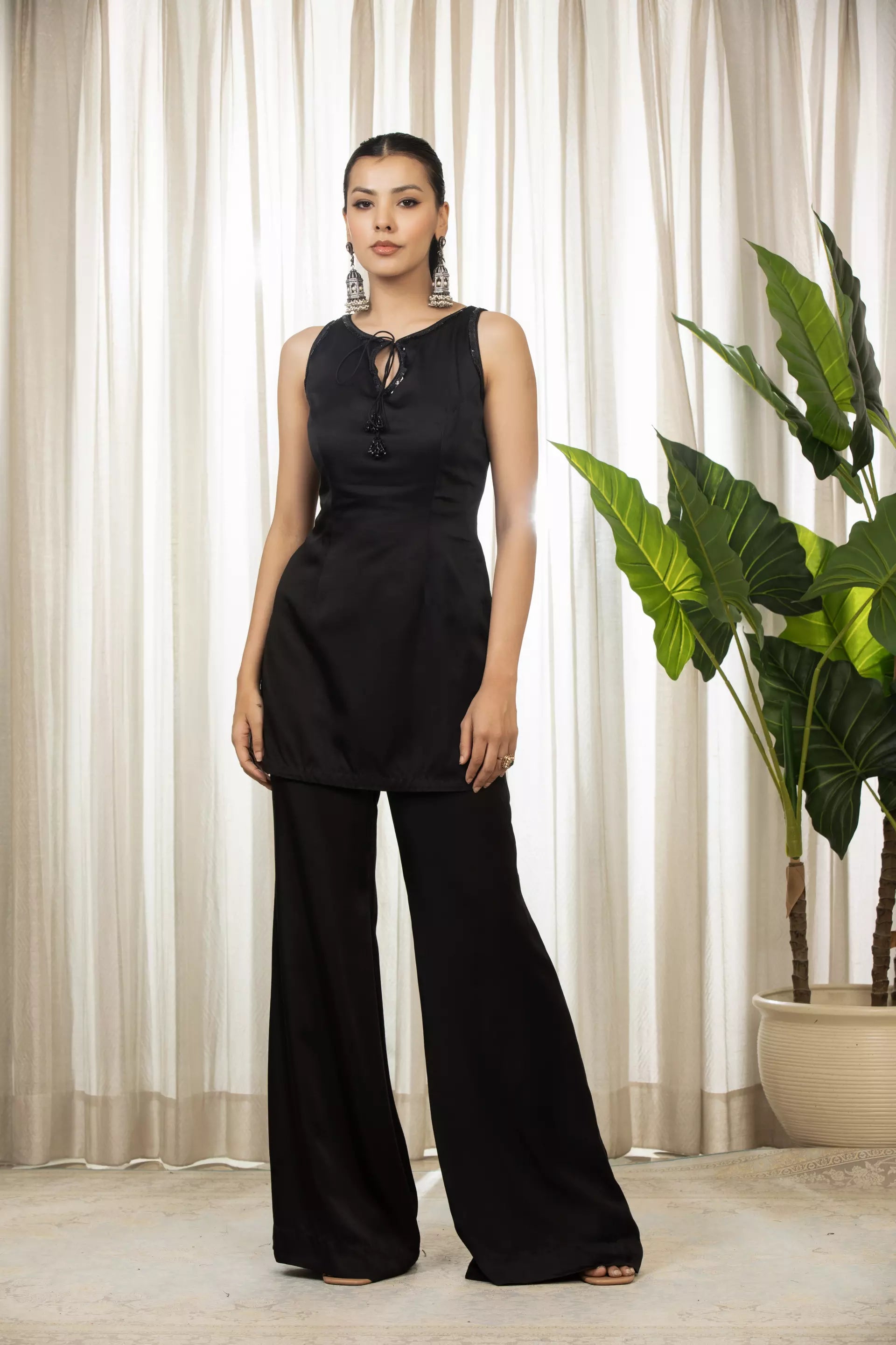 ESHA KOUL - Siyah Kurta Bell Bottom Set