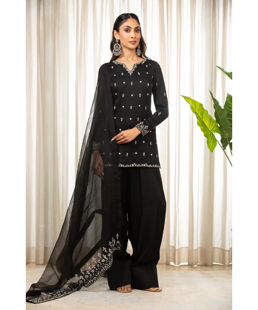 ESHA KOUL - Black On Black Dupatta Set
