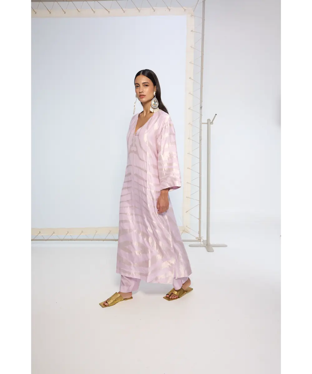EKAYA BANARAS - Handwoven Lavender Silk Kurta Set