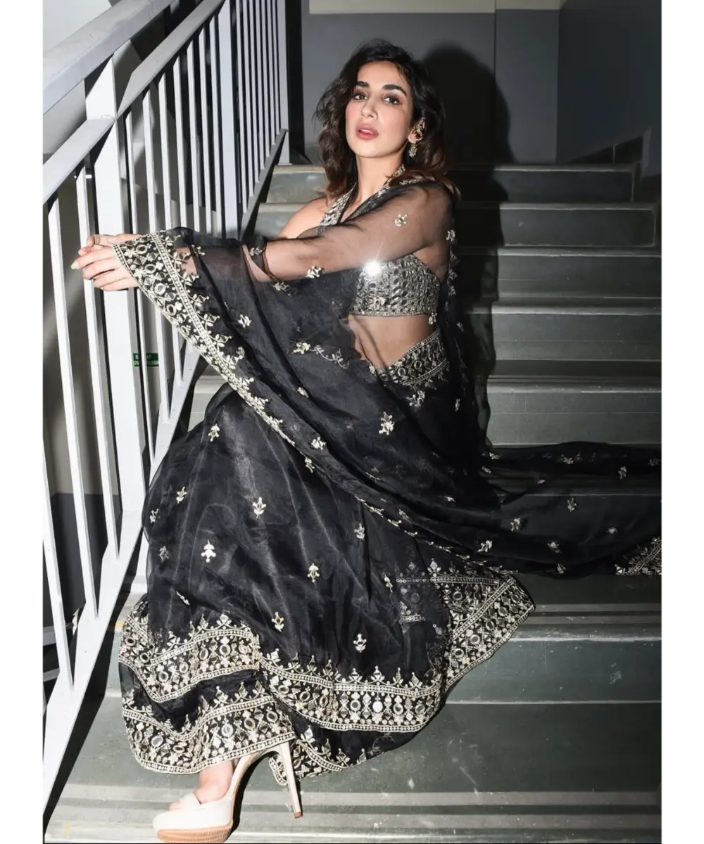 GOPI VAID - Abhinaya Saree Set