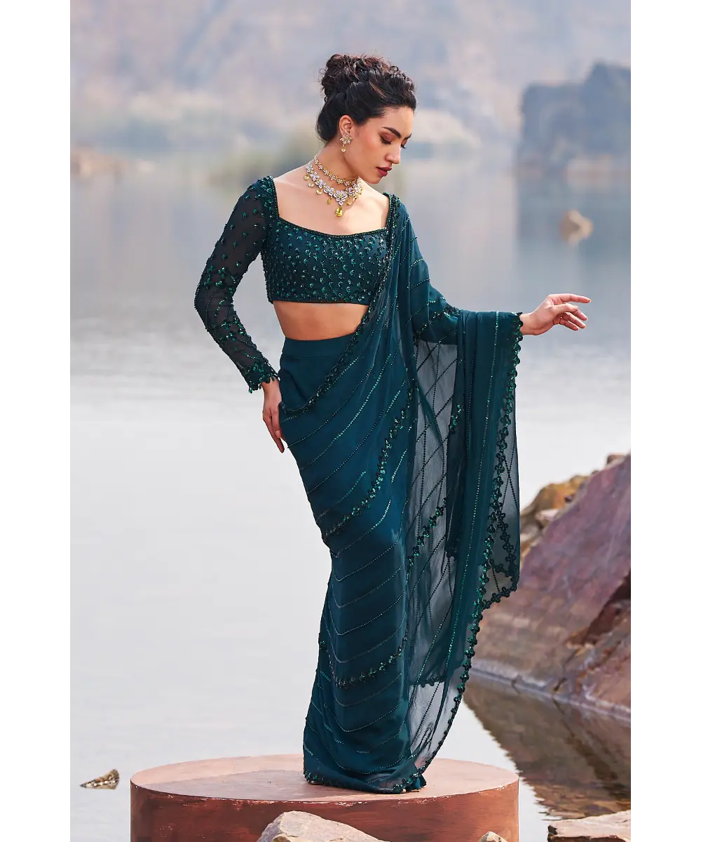 NIDHIKA SHEKHAR- Jilmil Jalsaa Saree Set