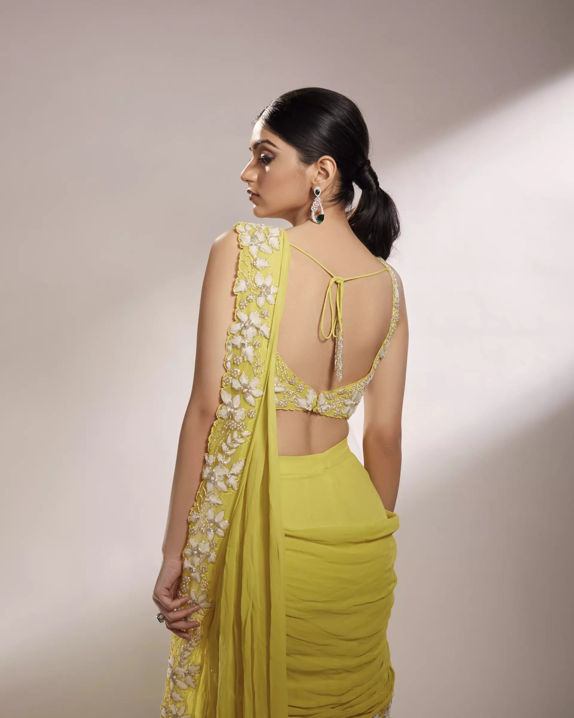 KIYOHRA ELARA - Leah