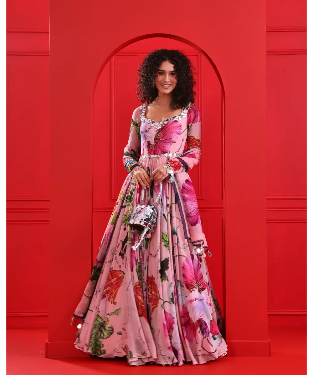 MAHIMA MAHAJAN - Meera