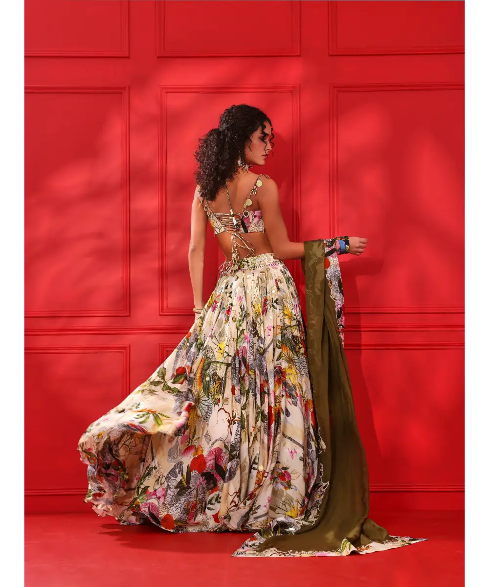 MAHIMA MAHAJAN - Raza